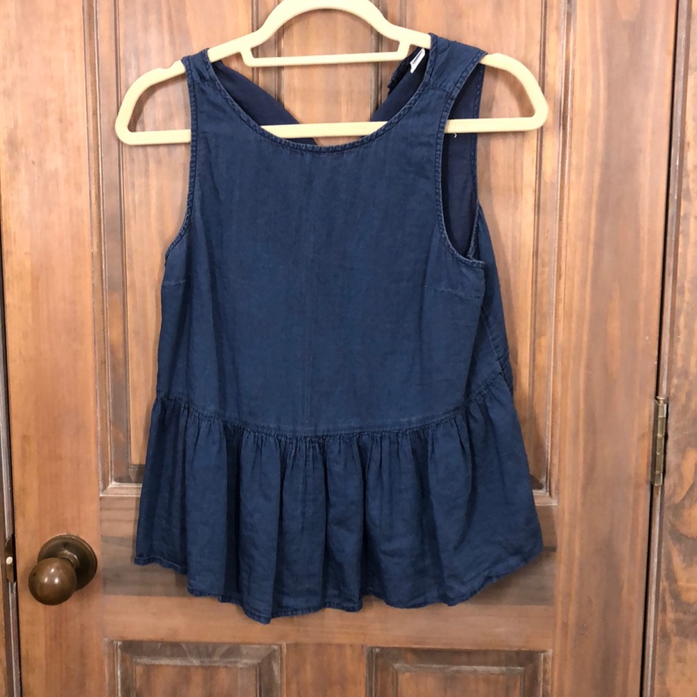 Cute denim top!